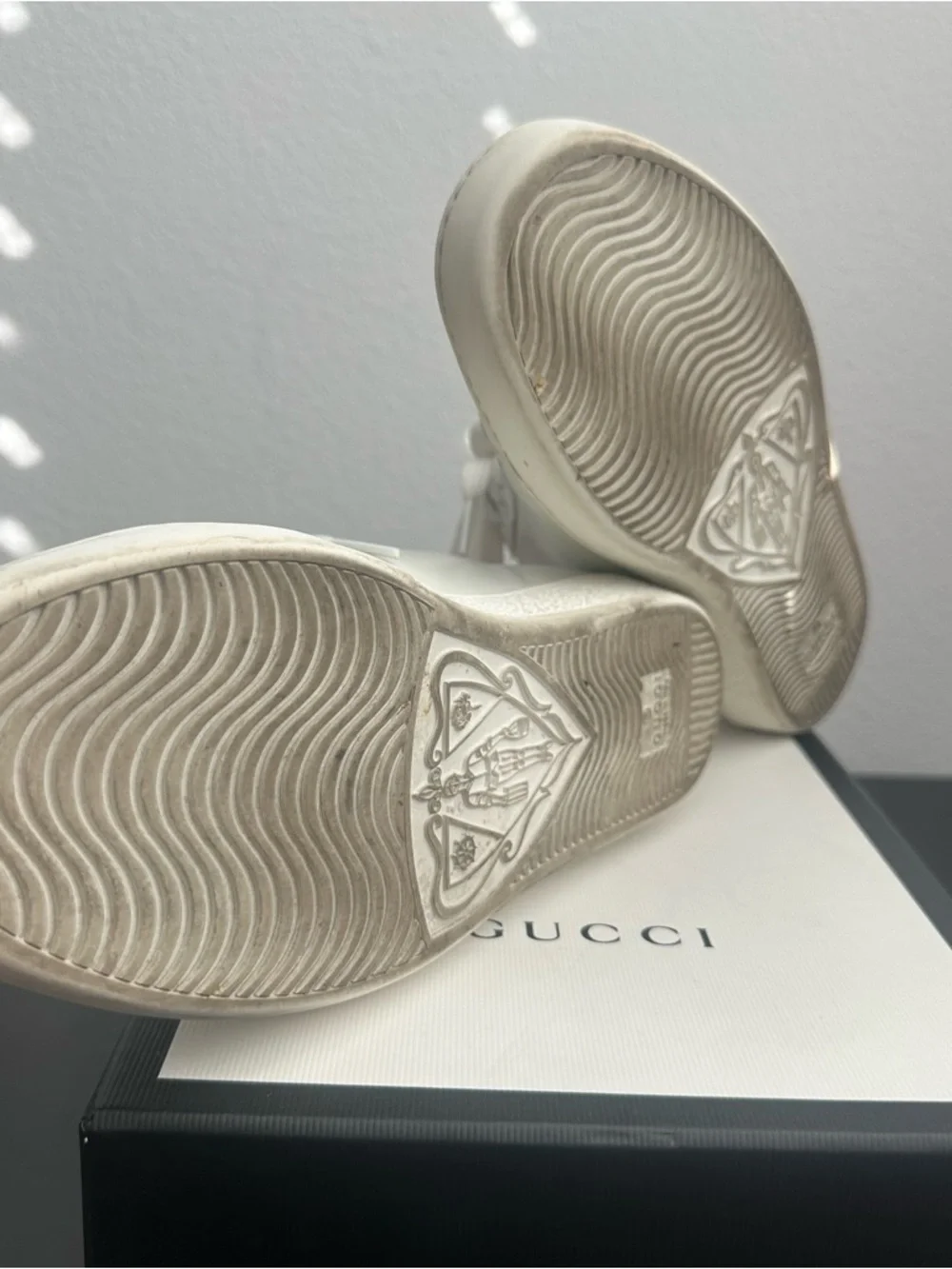 Gucci Ace Perforated Interlocking G Sneakers Size: 37 - Picture 13 of 16